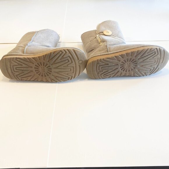 UGG Baily Button Sand-Tan Color Fur Lined Boots Genuine Leather Size 7 - Picture 6 of 9
